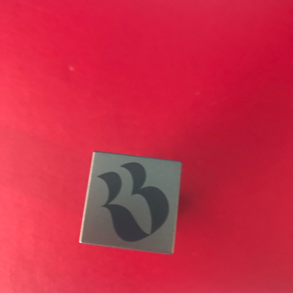 New lipstick/gloss/pencil -Lisa Rinna Beauty - Picture 7 of 8